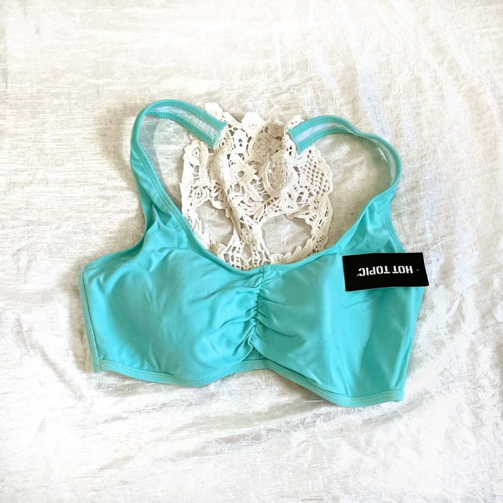 ❤️‍🔥3/$22❤️‍🔥 NWT Hot Topic crocheted skull teal bikini top
